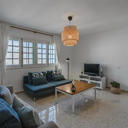 Grande Maison En Bord De
